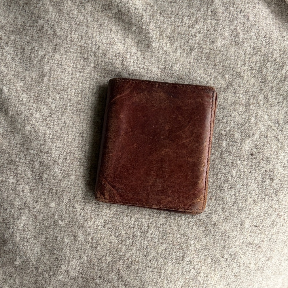 Vintage Brown Leather Bi-Fold Wallet - Men's Accessory